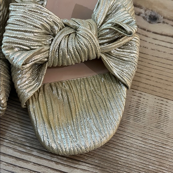 Kensie Metallic Gold Bow Sandles - Picture 9 of 9